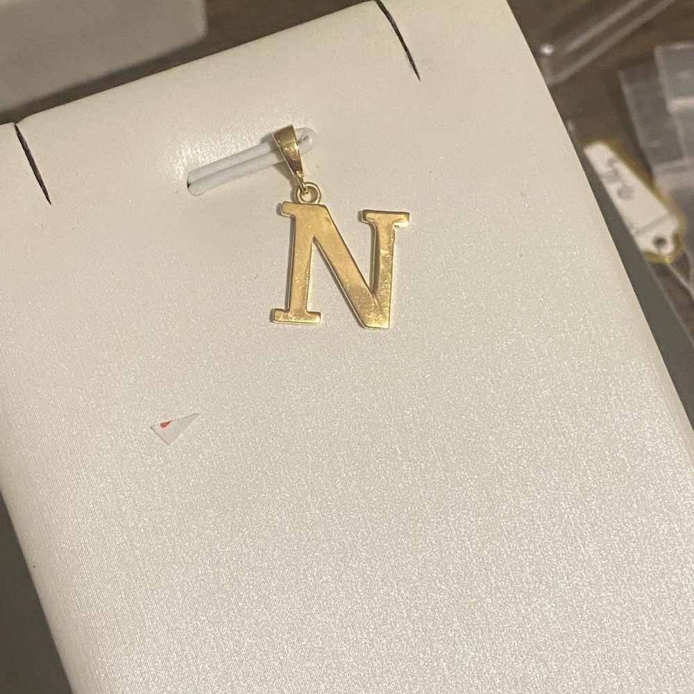 Real 18K Saudi Gold Pendant 

1.65 grams